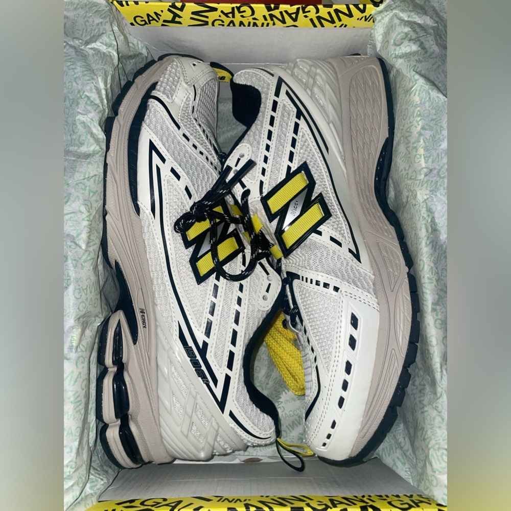 New Balance 1906R